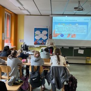 Stark und sicher im Netz – Besuch einer Kriminalhauptkommissarin