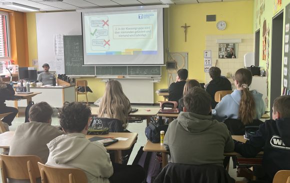 Sicher und bewusst im Netz unterwegs